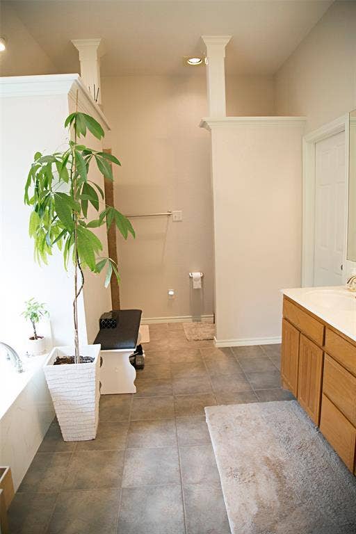 7416 Rolling Hills Drive, Benbrook, TX 76126 Master Bathroom
