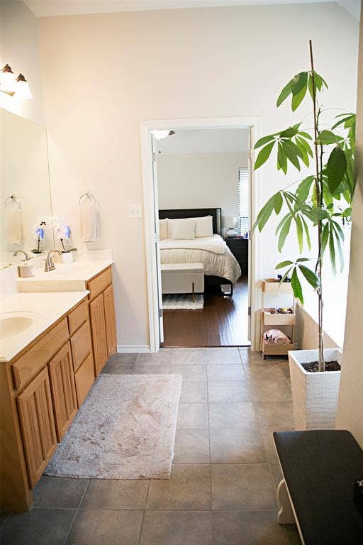 7416 Rolling Hills Drive, Benbrook, TX 76126 Master Bathroom