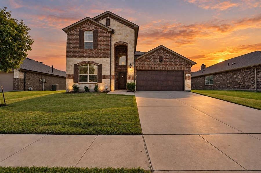 Property photo for 1332 Foxglove Lane, Burleson, TX