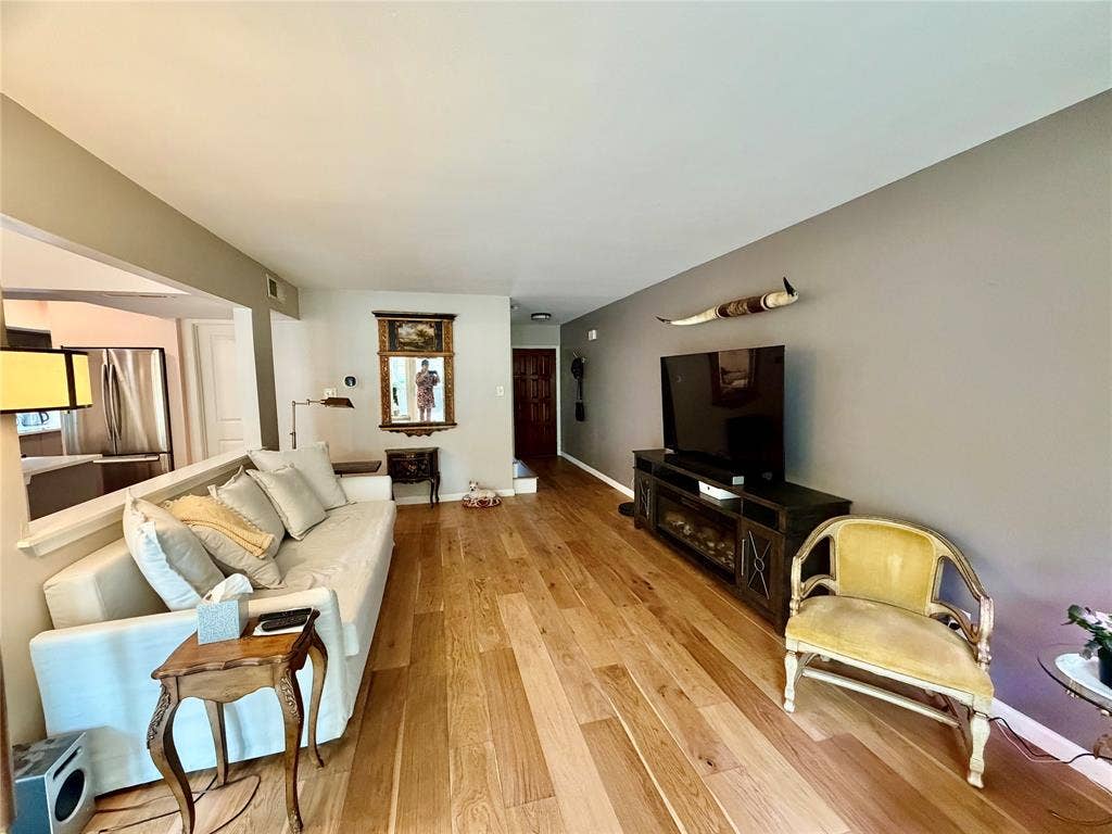 1201 Portales Lane, #Bldg L, Irving, TX 75061 1201 Portales Lane, #Bldg L, Irving, TX 75061