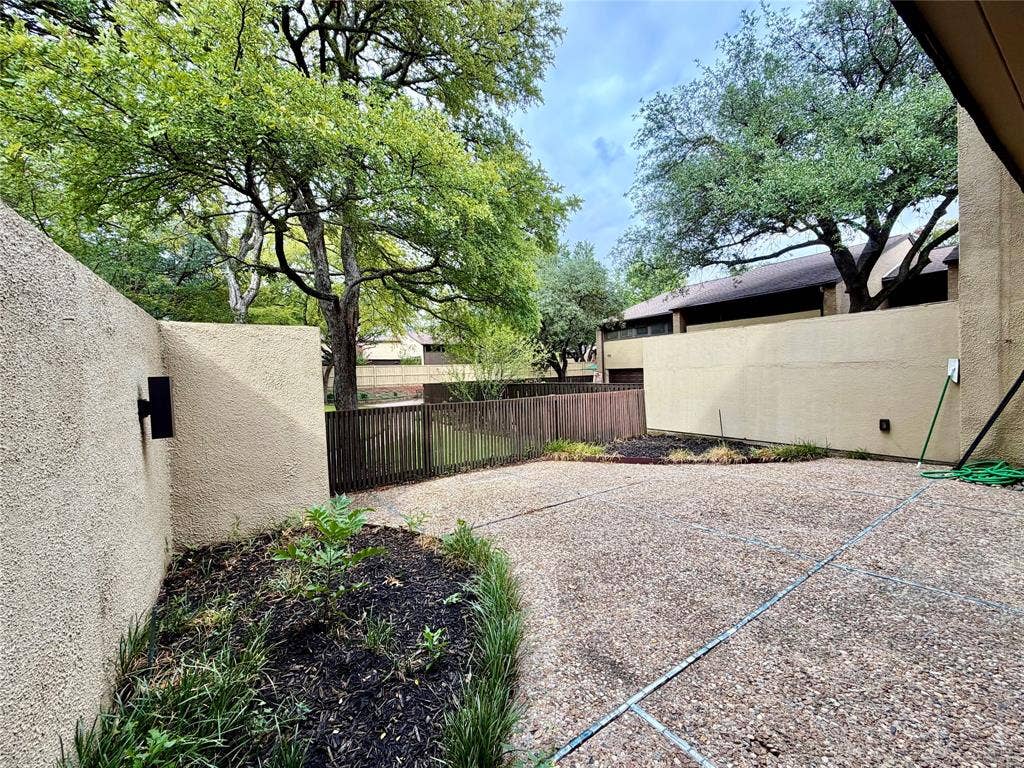 1201 Portales Lane, #Bldg L, Irving, TX 75061 1201 Portales Lane, #Bldg L, Irving, TX 75061