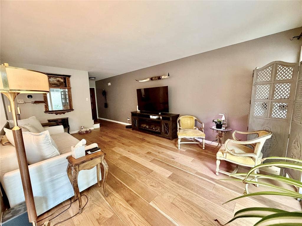 1201 Portales Lane, #Bldg L, Irving, TX 75061 1201 Portales Lane, #Bldg L, Irving, TX 75061