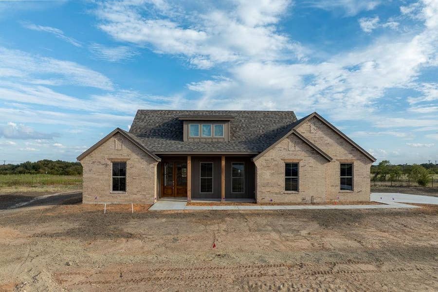 Property photo for 1028 Don Eve Court, Azle, TX