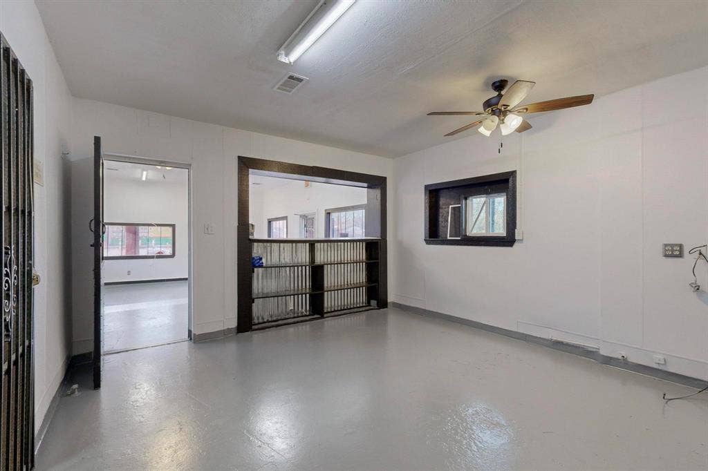 2802 Lagow Street, Dallas, TX 75210 2802 Lagow Street, Dallas, TX 75210