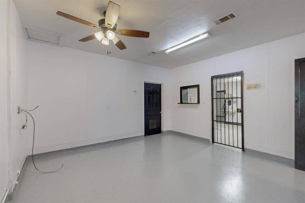 2802 Lagow Street, Dallas, TX 75210 2802 Lagow Street, Dallas, TX 75210