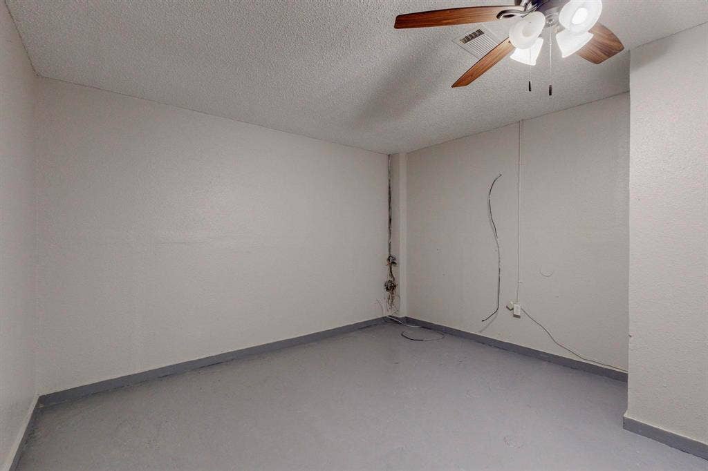 2802 Lagow Street, Dallas, TX 75210 2802 Lagow Street, Dallas, TX 75210
