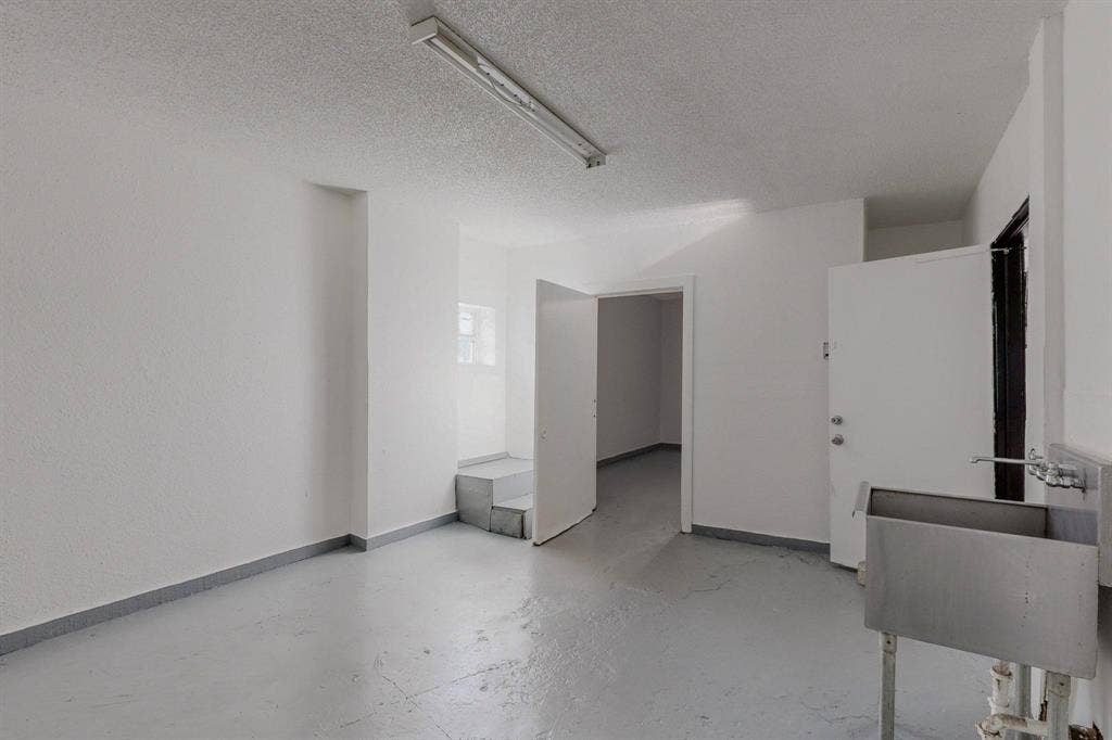 2802 Lagow Street, Dallas, TX 75210 2802 Lagow Street, Dallas, TX 75210