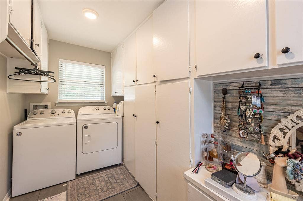 225 Powell Drive, Tyler, TX 75703 225 Powell Drive, Tyler, TX 75703