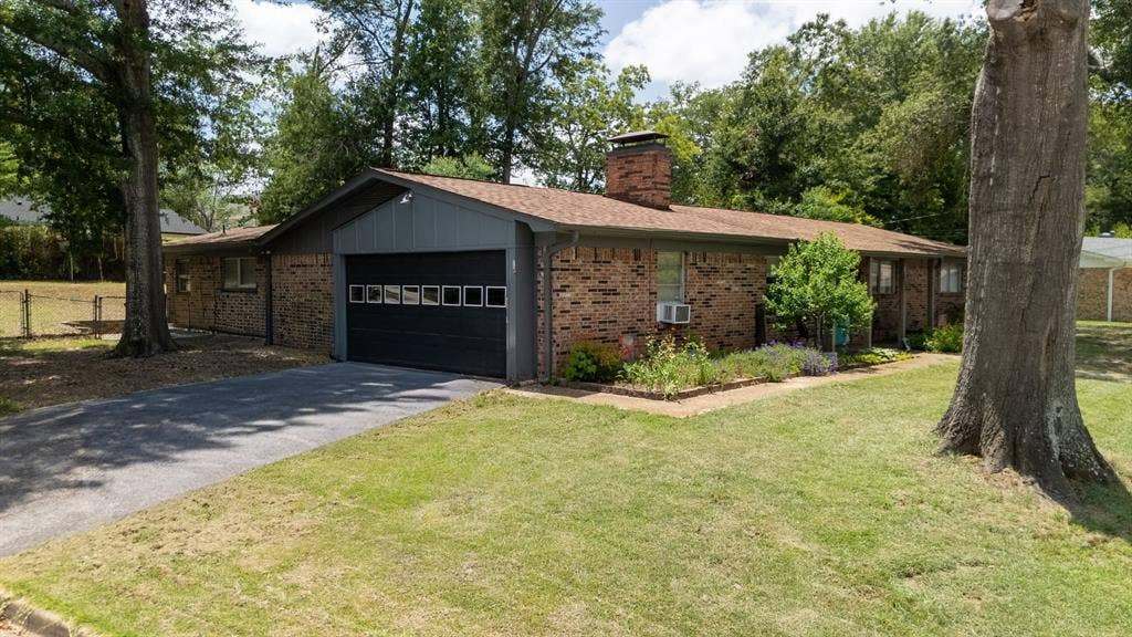 225 Powell Drive, Tyler, TX 75703 225 Powell Drive, Tyler, TX 75703