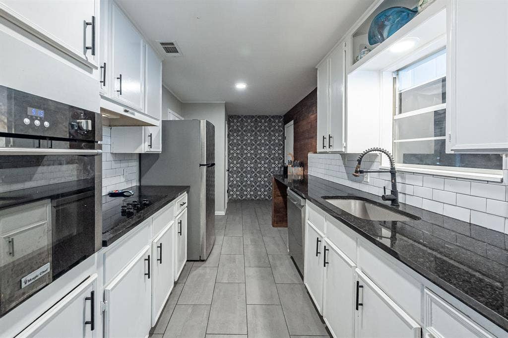 225 Powell Drive, Tyler, TX 75703 225 Powell Drive, Tyler, TX 75703