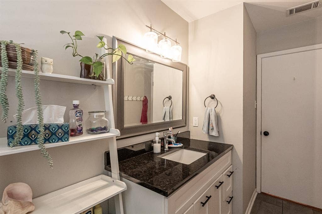 225 Powell Drive, Tyler, TX 75703 225 Powell Drive, Tyler, TX 75703