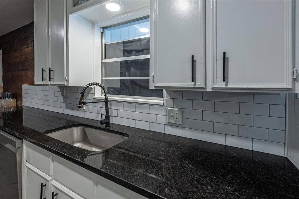 225 Powell Drive, Tyler, TX 75703 225 Powell Drive, Tyler, TX 75703