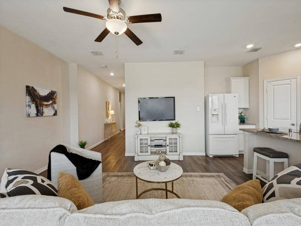 1512 Fields View Drive, Anna, TX 75409 Great lay out offers secondary bedrooms in the front of the home, and the primary in the back.