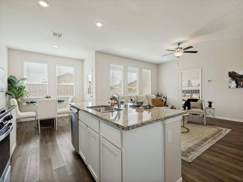 1512 Fields View Drive, Anna, TX 75409 Great open floorplan to visit with your guest while preparing a meal.