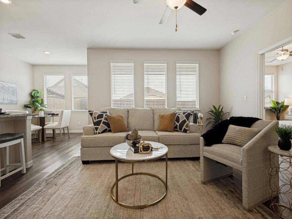 1512 Fields View Drive, Anna, TX 75409 Lots of natural light in this open floor plan!