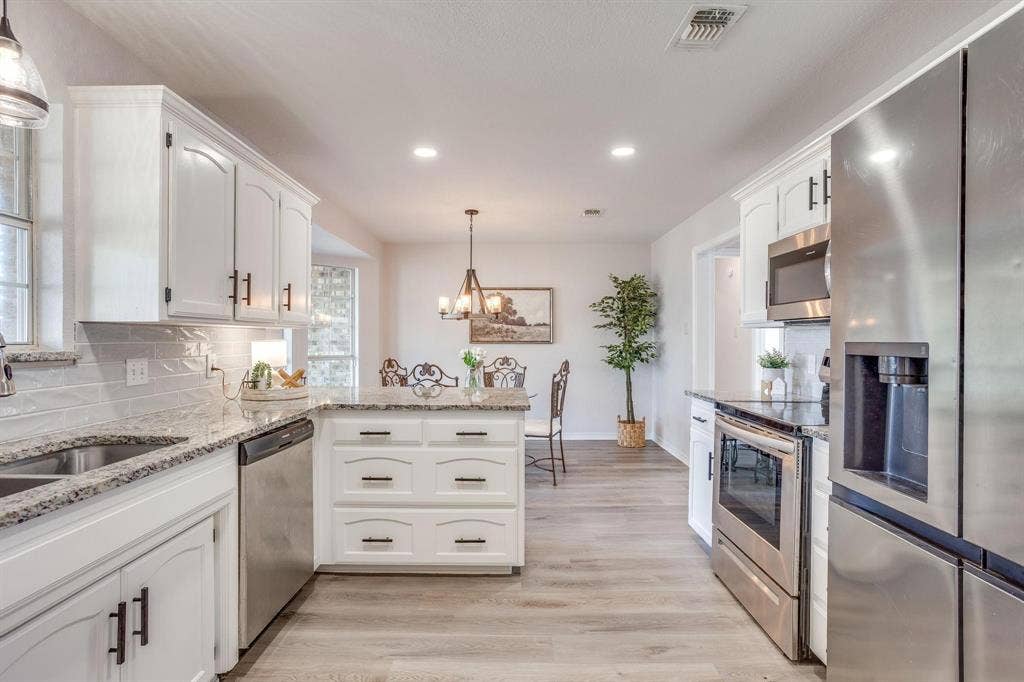 615 Rosewood Place, Joshua, TX 76058