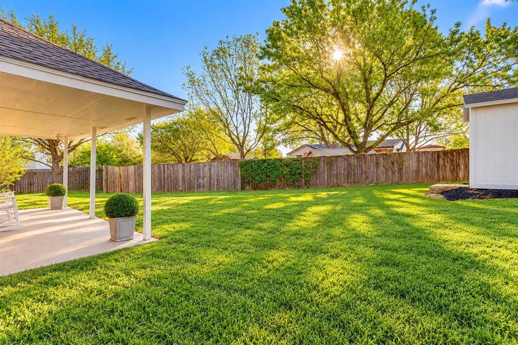 615 Rosewood Place, Joshua, TX 76058