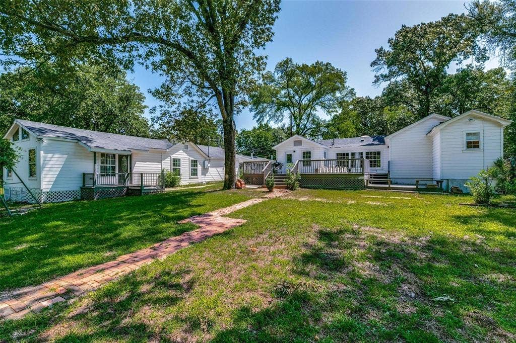 722 1/2 S Prarieville, Athens, TX 75751 722 1/2 S Prarieville, Athens, TX 75751