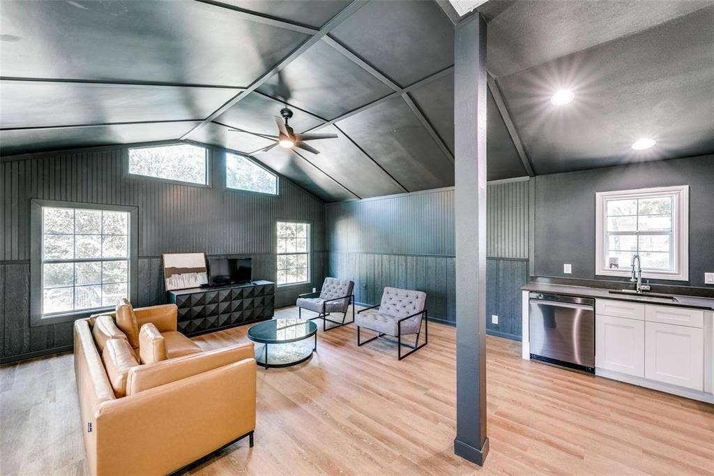 722 1/2 S Prarieville, Athens, TX 75751 722 1/2 S Prarieville, Athens, TX 75751