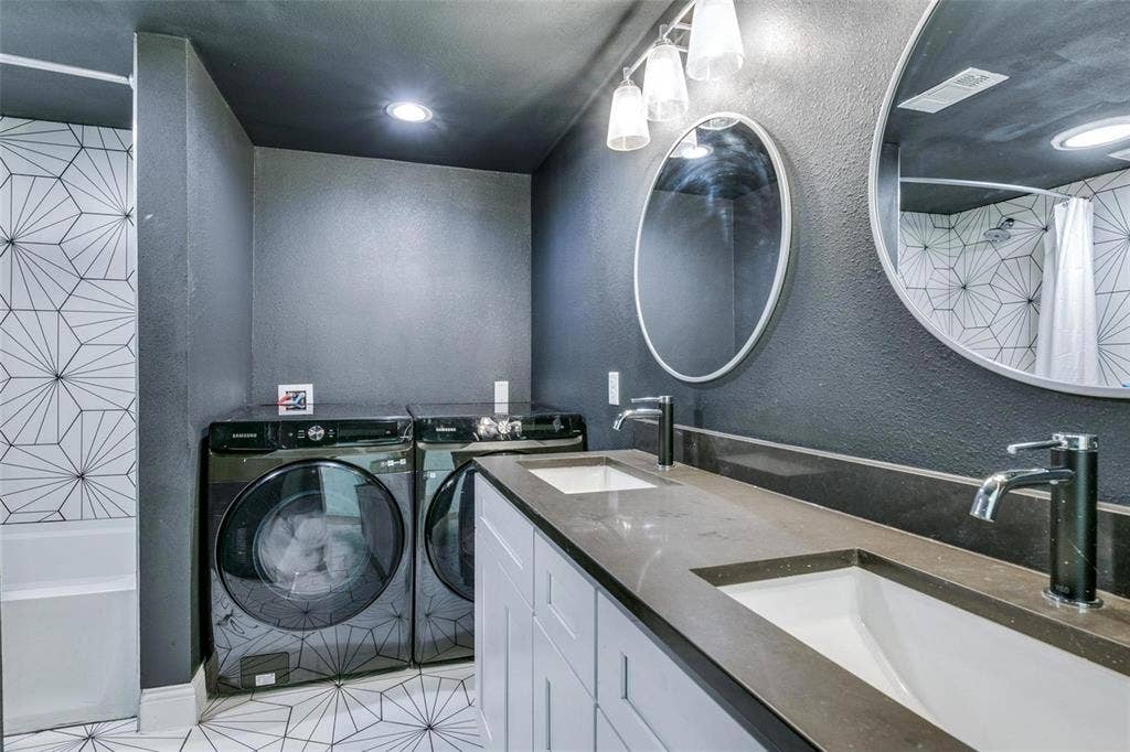 722 1/2 S Prarieville, Athens, TX 75751 722 1/2 S Prarieville, Athens, TX 75751