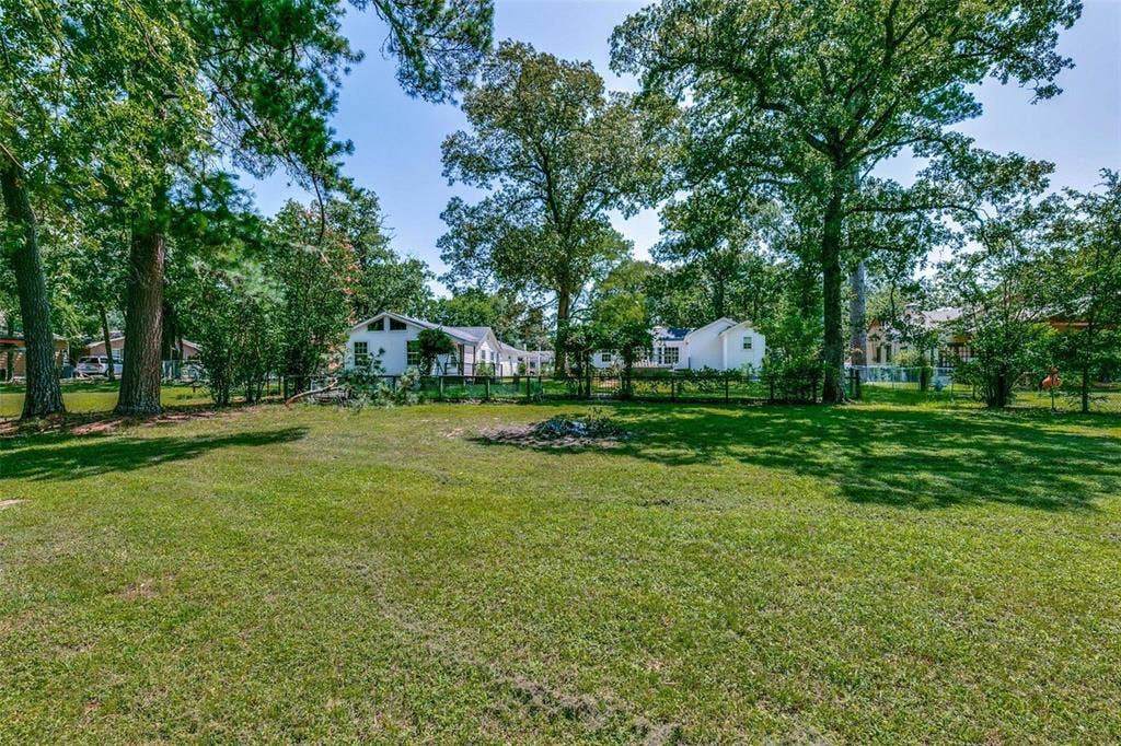 722 1/2 S Prarieville, Athens, TX 75751 722 1/2 S Prarieville, Athens, TX 75751