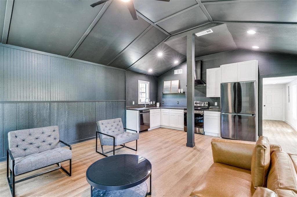722 1/2 S Prarieville, Athens, TX 75751 722 1/2 S Prarieville, Athens, TX 75751