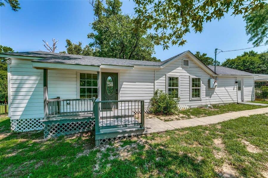 Property photo for 722 1/2 S Prarieville, Athens, TX