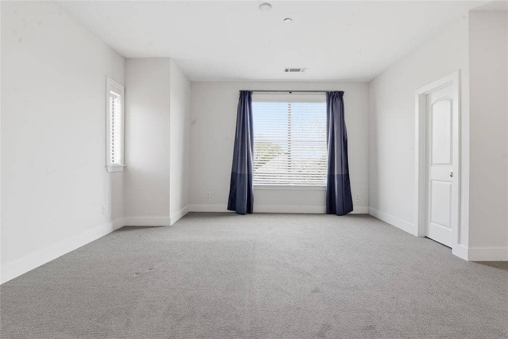 4211 Rawlins Street, #530, Dallas, TX 75219 Oversized suite with large walk in closet off of bathroom and extra closet located in the bedroom.