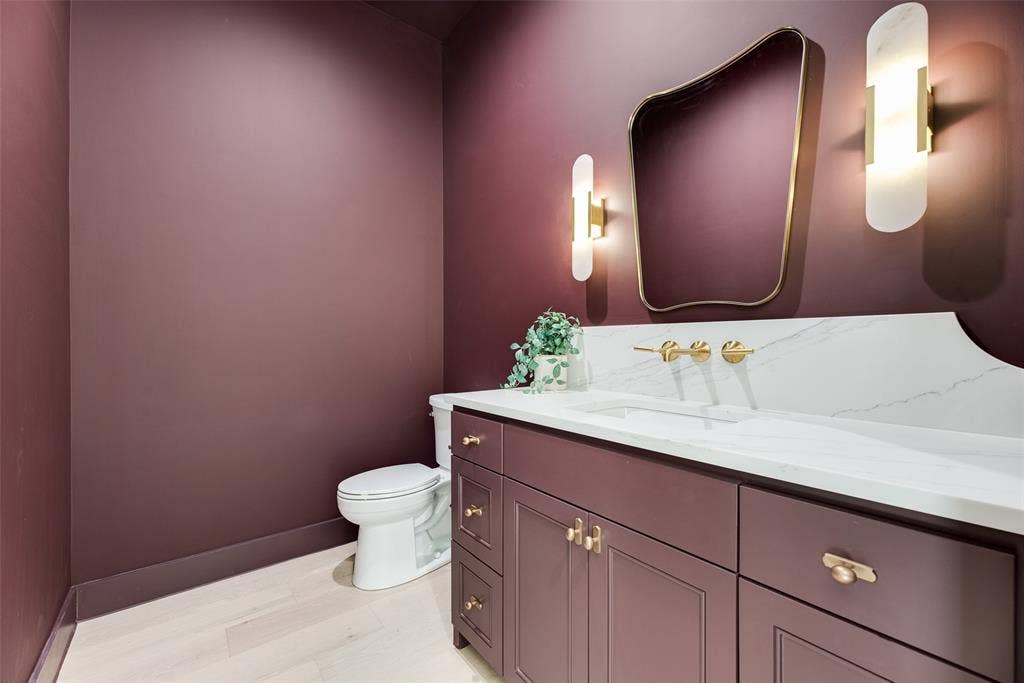 6402 Westlake Avenue, Dallas, TX 75214 Downstairs half bath