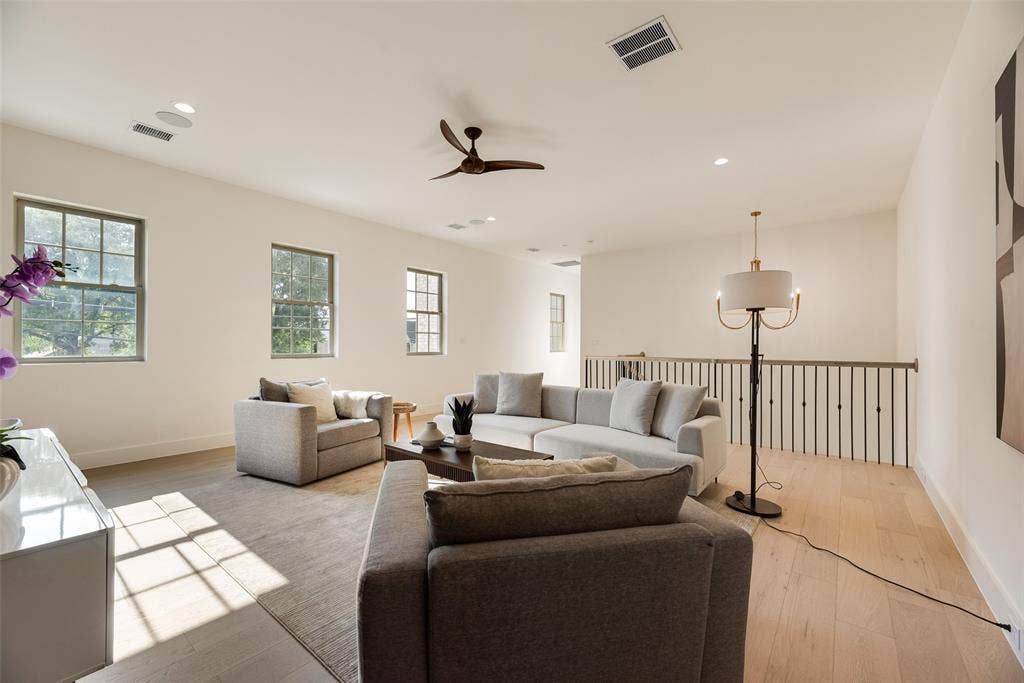 6402 Westlake Avenue, Dallas, TX 75214 6402 Westlake Avenue, Dallas, TX 75214