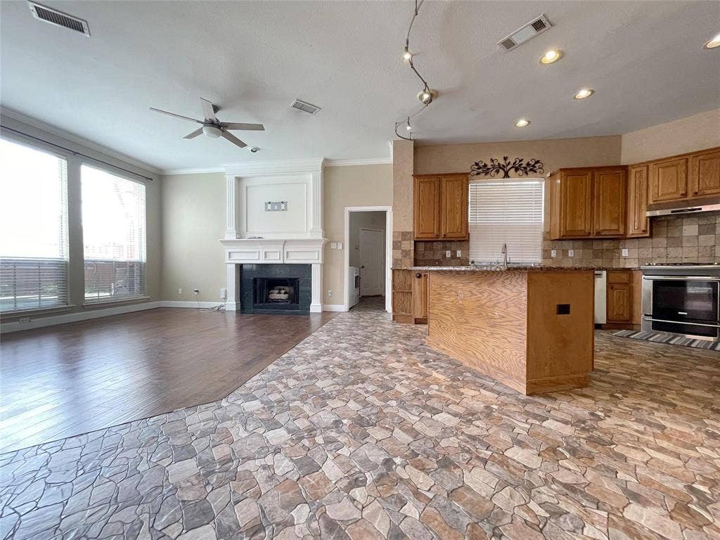 3816 Stockport Drive, Plano, TX 75025 3816 Stockport Drive, Plano, TX 75025