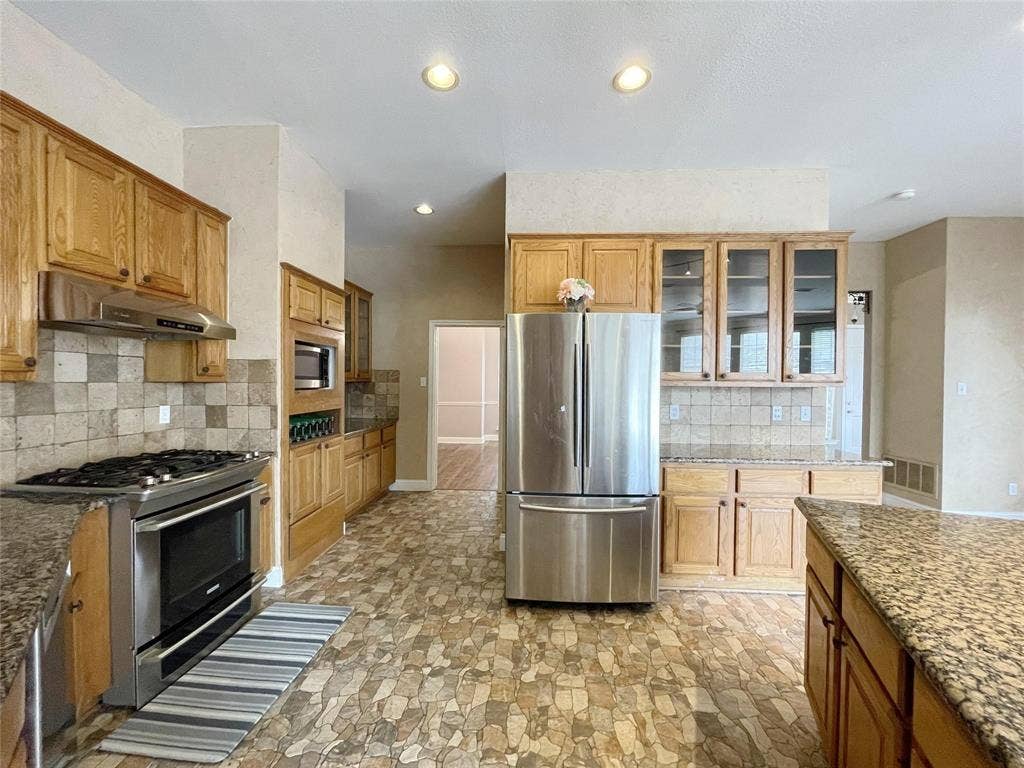 3816 Stockport Drive, Plano, TX 75025 3816 Stockport Drive, Plano, TX 75025