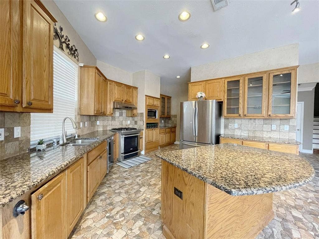 3816 Stockport Drive, Plano, TX 75025 3816 Stockport Drive, Plano, TX 75025