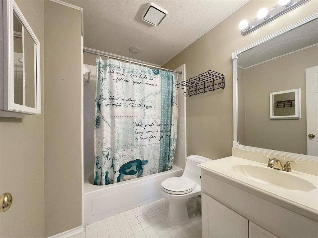 3816 Stockport Drive, Plano, TX 75025 3816 Stockport Drive, Plano, TX 75025