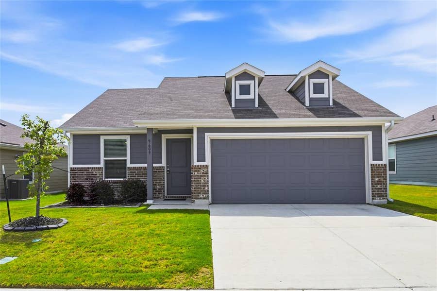 Property photo for 9609 Lightfoot Road, Fort Worth, TX