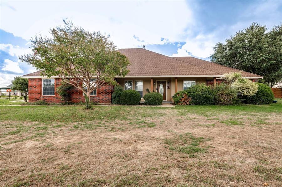 Property photo for 2830 Skinner Road, Midlothian, TX