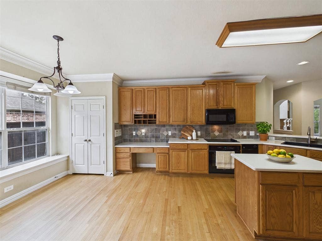 9854 Deerfield Drive, Frisco, TX 75033 9854 Deerfield Drive, Frisco, TX 75033
