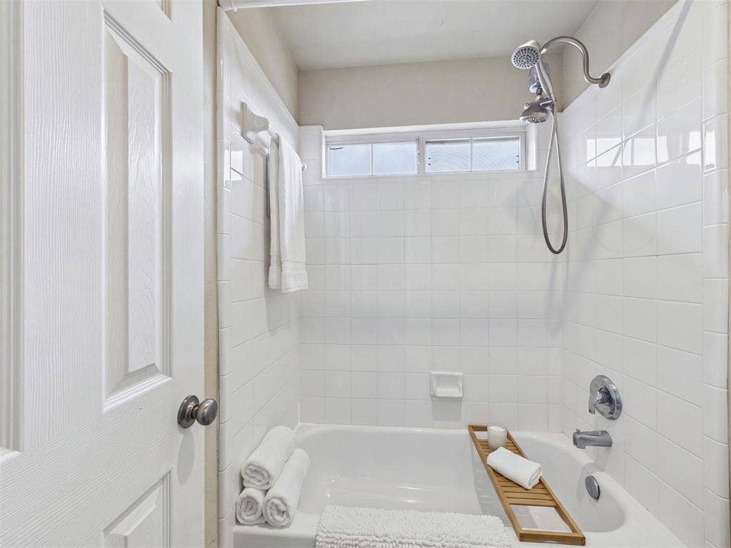 9854 Deerfield Drive, Frisco, TX 75033 9854 Deerfield Drive, Frisco, TX 75033