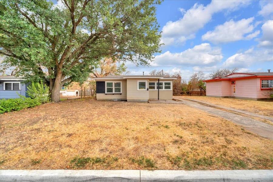 Property photo for 5528 Rickenbacker Place, Fort Worth, TX
