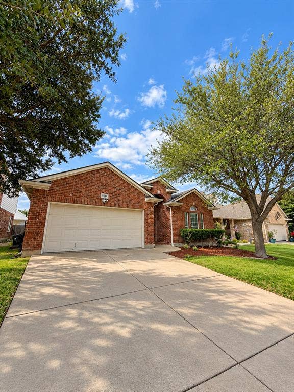 Property photo for 6344 Ferncreek Lane, Fort Worth, TX