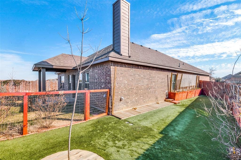 229 Dakota Drive, Waxahachie, TX 75167 229 Dakota Drive, Waxahachie, TX 75167