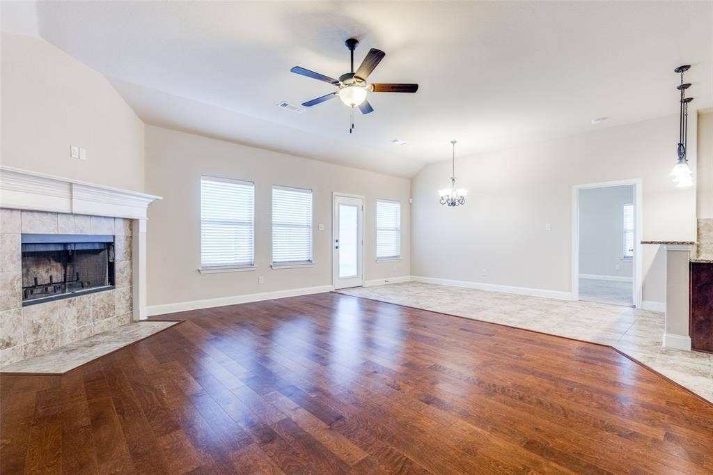 229 Dakota Drive, Waxahachie, TX 75167 229 Dakota Drive, Waxahachie, TX 75167