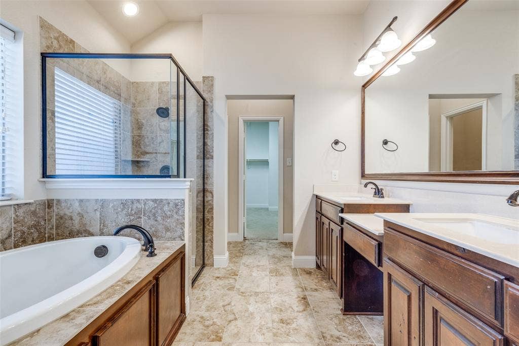 229 Dakota Drive, Waxahachie, TX 75167 229 Dakota Drive, Waxahachie, TX 75167