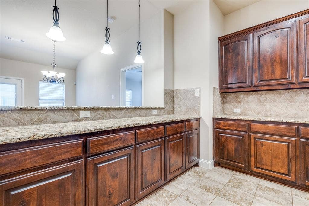 229 Dakota Drive, Waxahachie, TX 75167 229 Dakota Drive, Waxahachie, TX 75167