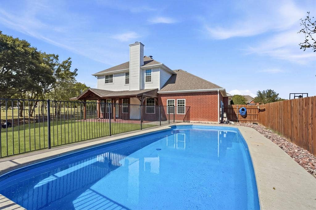 1915 Thornberry Drive, Melissa, TX 75454