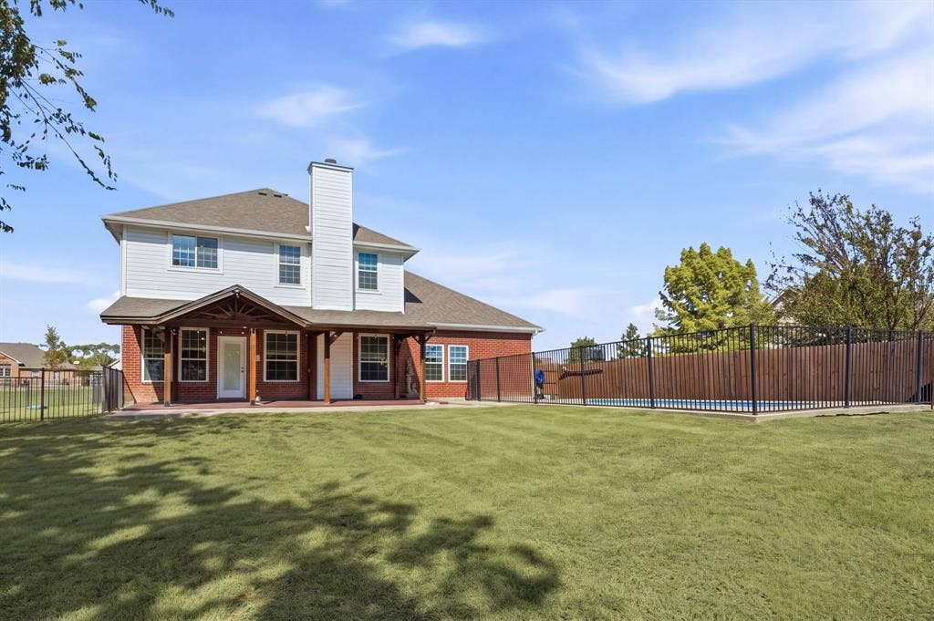 1915 Thornberry Drive, Melissa, TX 75454