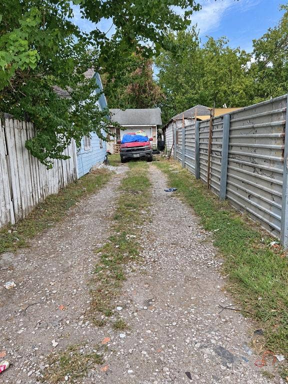 7213 Cowart Street, Houston, TX 77020 7213 Cowart Street, Houston, TX 77020