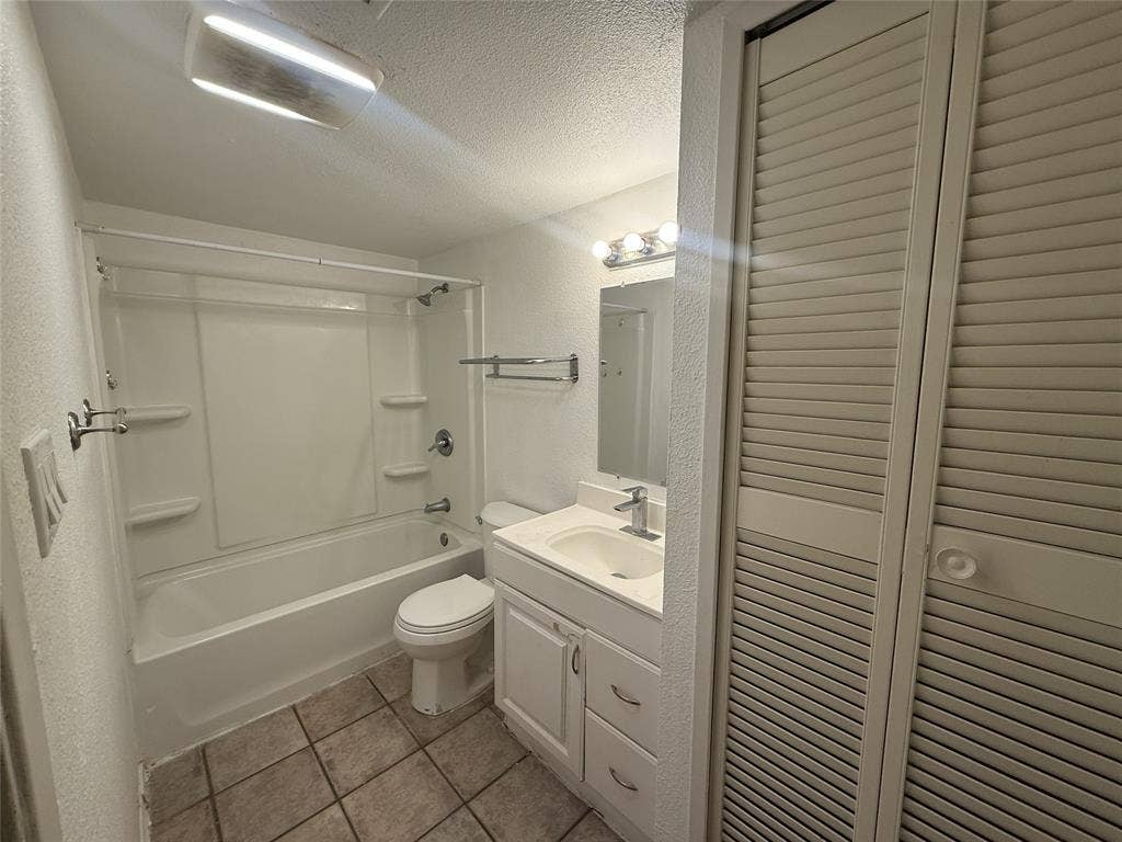 630 Valley View Drive, Allen, TX 75002 630 Valley View Drive, Allen, TX 75002