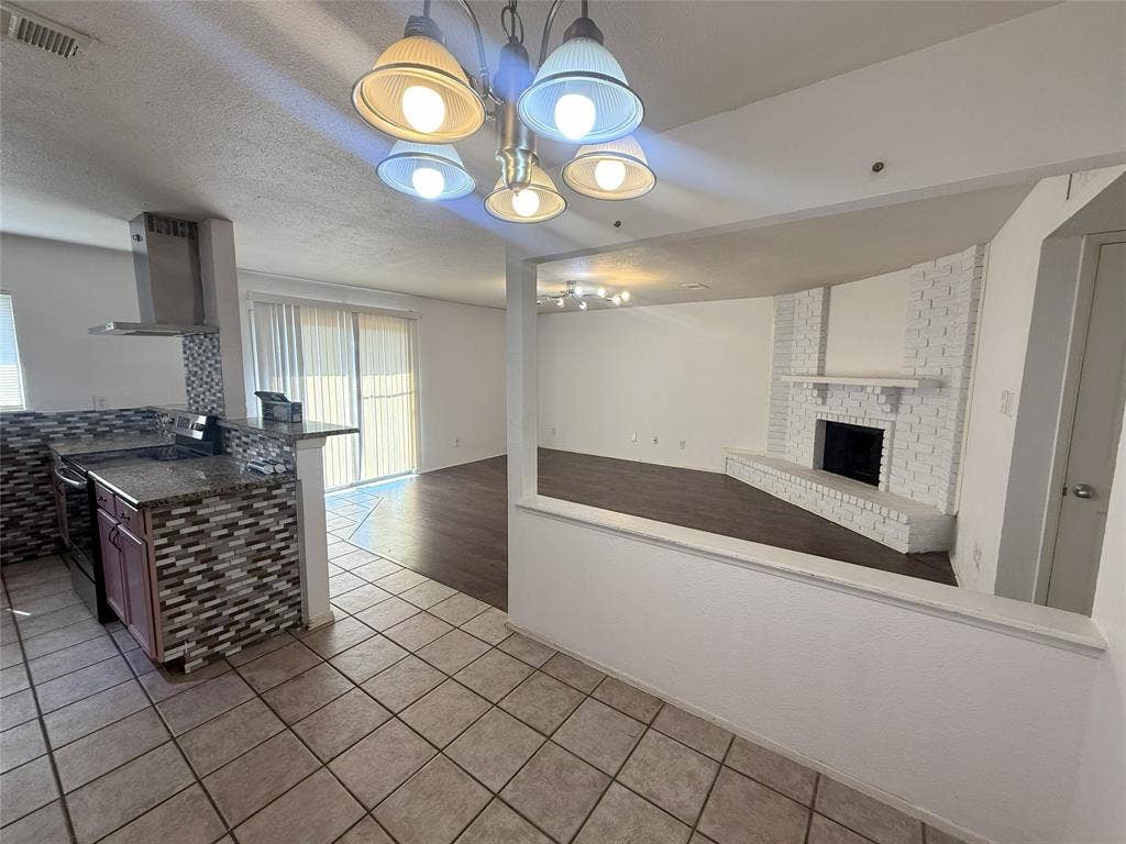 630 Valley View Drive, Allen, TX 75002 630 Valley View Drive, Allen, TX 75002