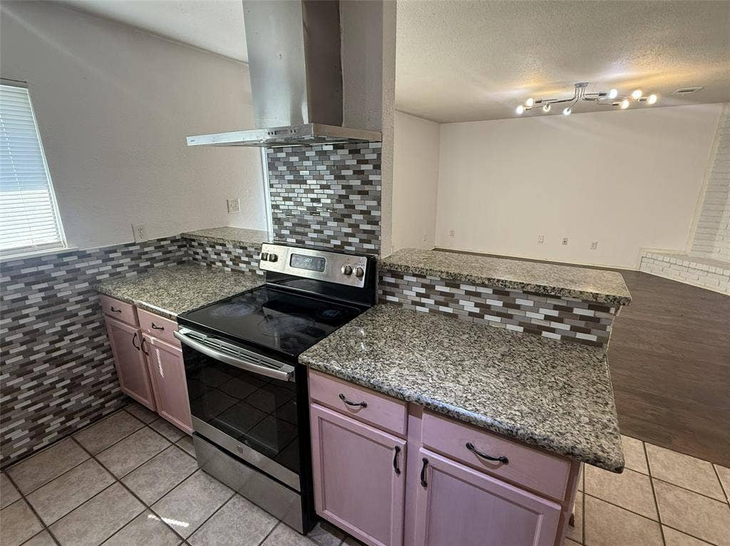 630 Valley View Drive, Allen, TX 75002 630 Valley View Drive, Allen, TX 75002